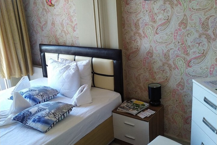 Room 12 of 70