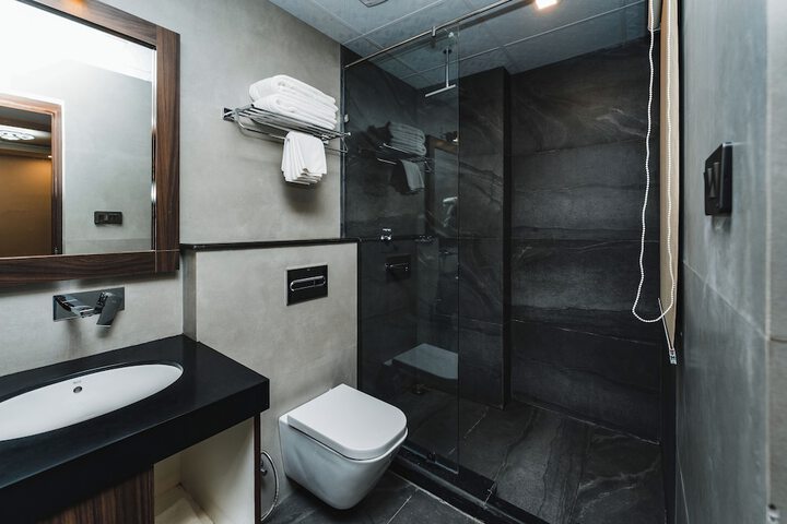 Room 21 of 25