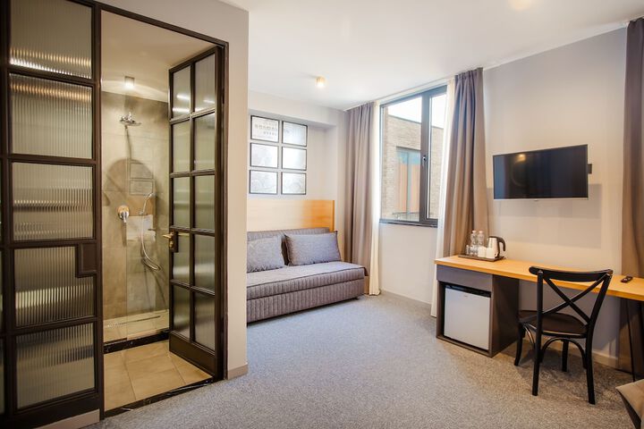 Room 21 of 50