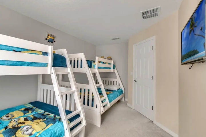 Room 4 of 28