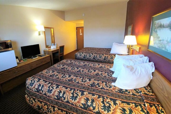 2 Double Beds (8 of 19)