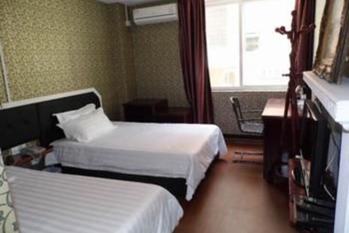 Room 33 of 34