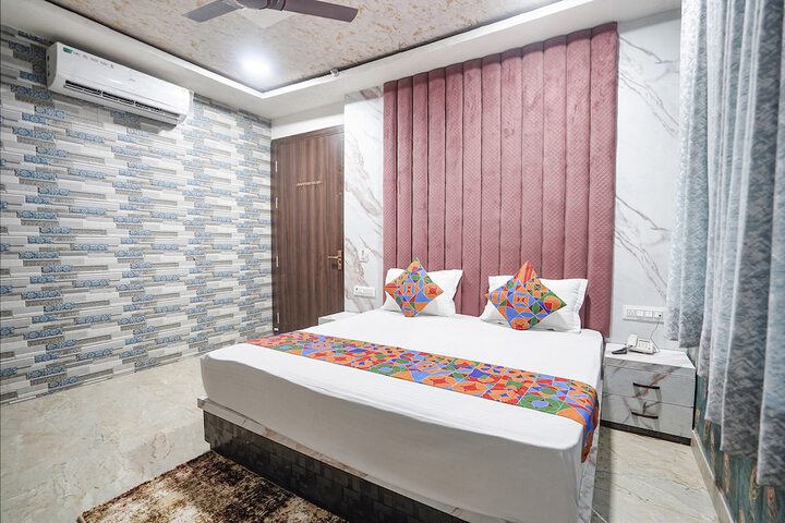 Room 10 of 34