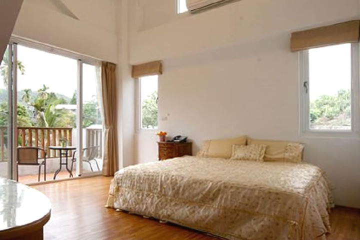 Room 4 of 63