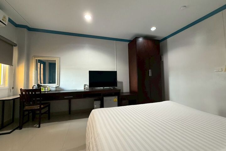 Room 18 of 34
