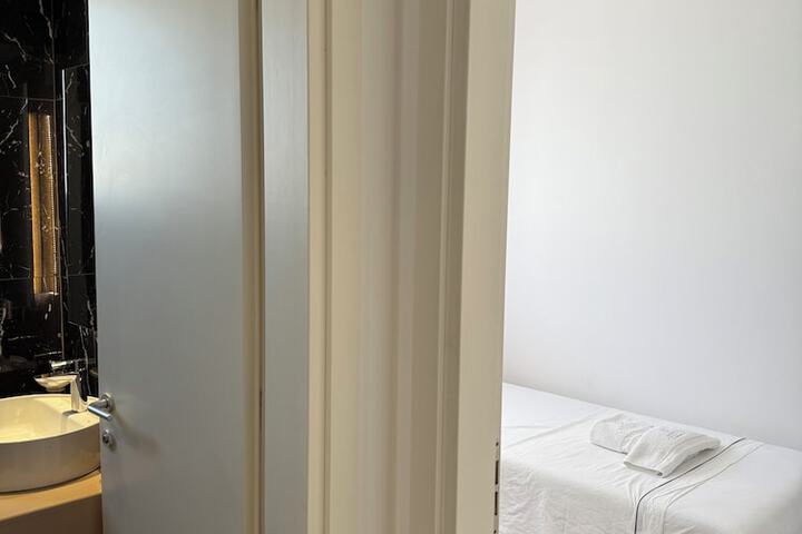 Room 96 of 207