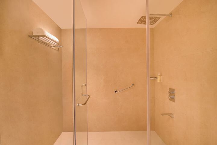 Room 40 of 62