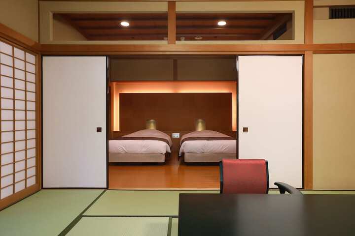 Room 22 of 214