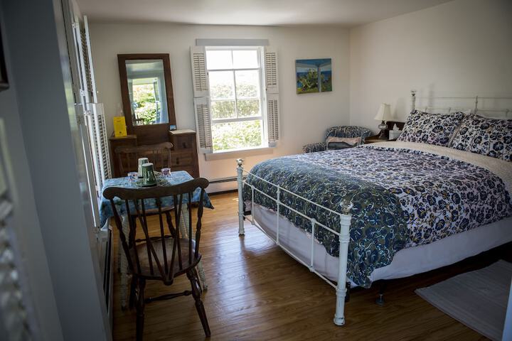 Room 4 of 65