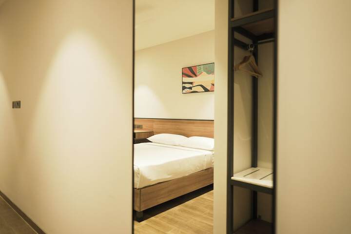 Room 13 of 26