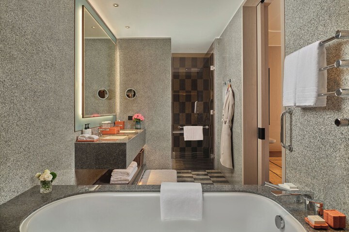 Room 42 of 71