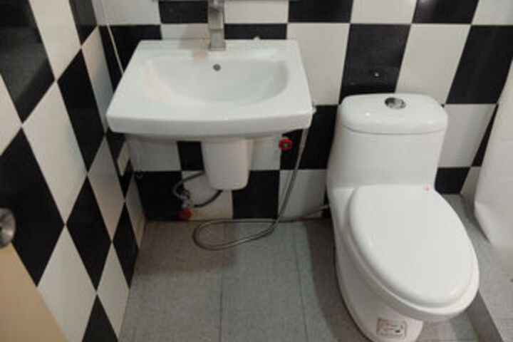 Room 2 of 89