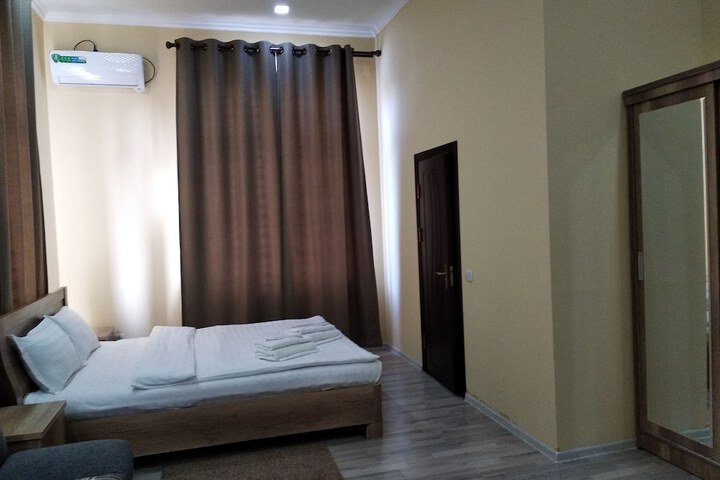 Room 9 of 47