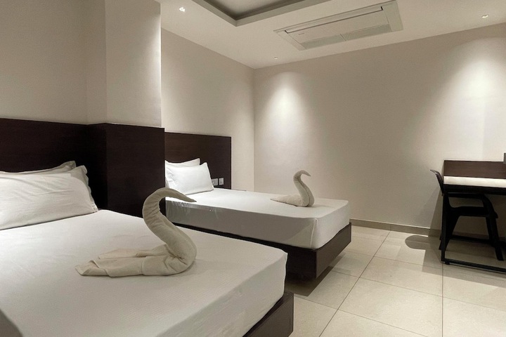 Room 5 of 41