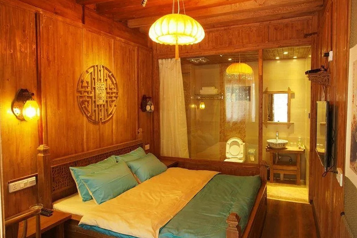 Room 4 of 14