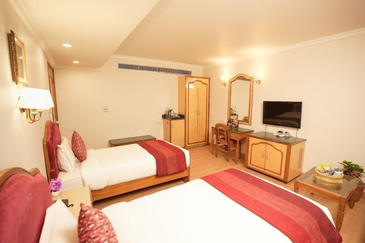 Room 8 of 38