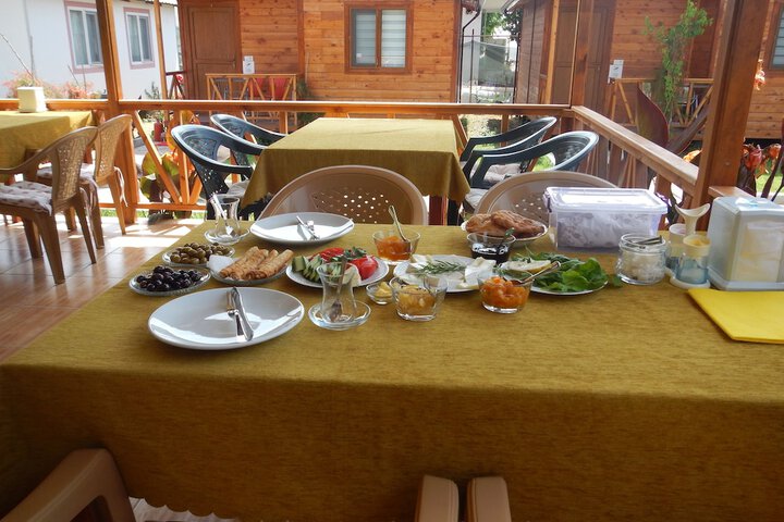Dining 46 of 49
