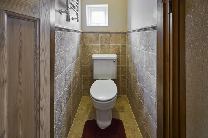 Room 9 of 15