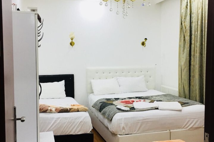 Room 13 of 30