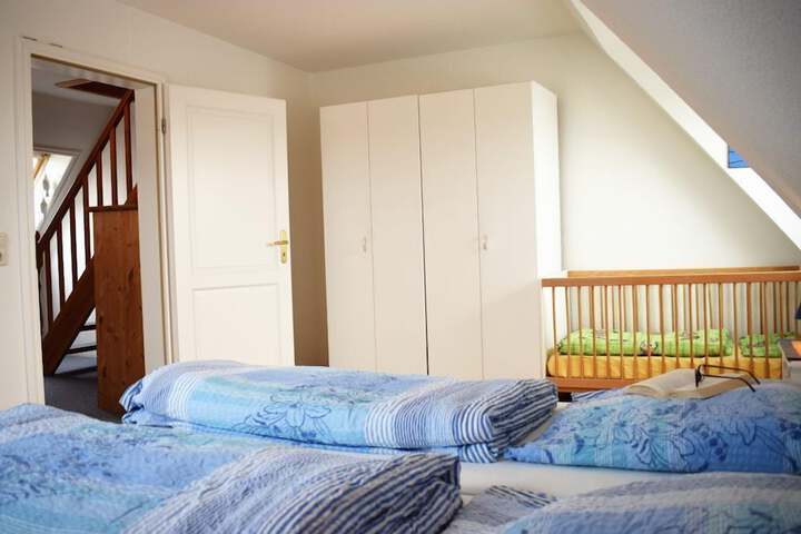 Room 4 of 30