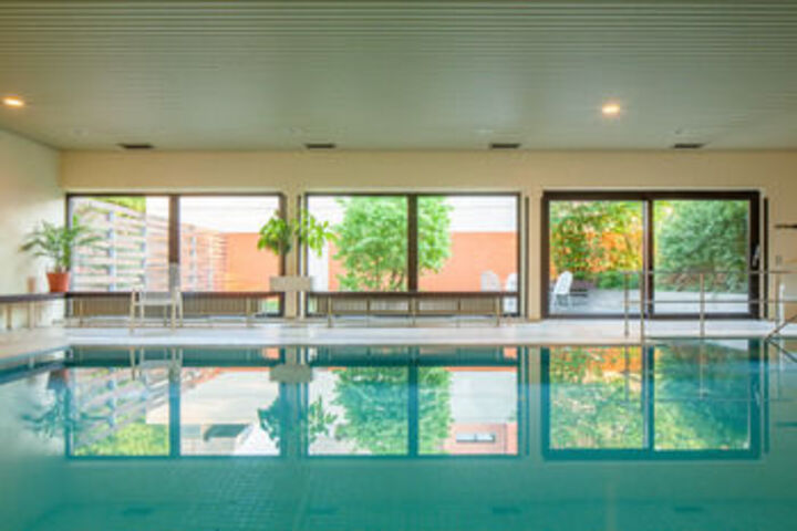 Pool Hotel