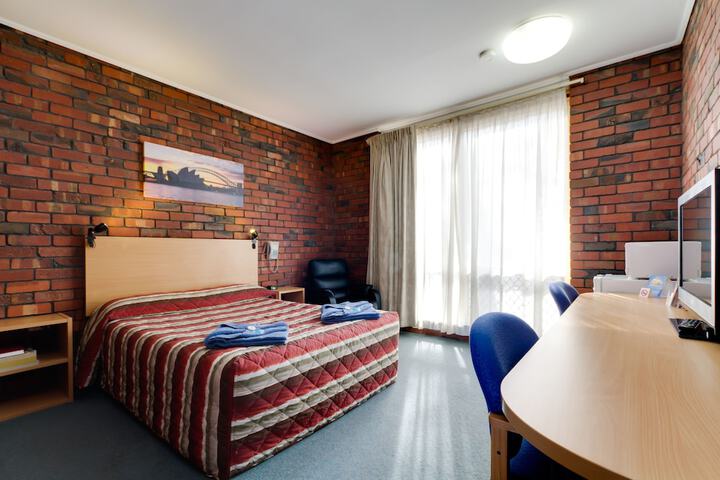 Room 3 of 23