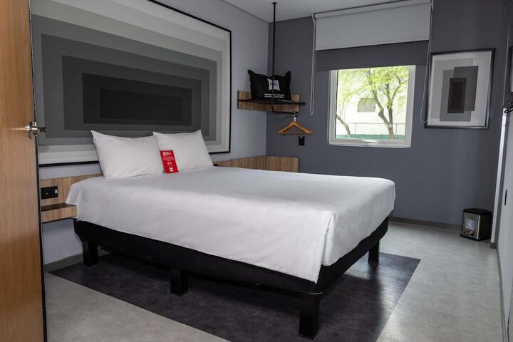 Room 15 of 61