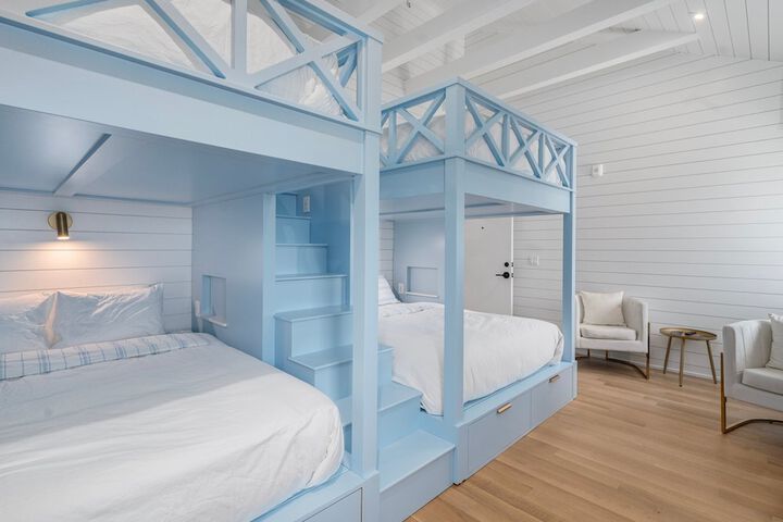 Room 7 of 20