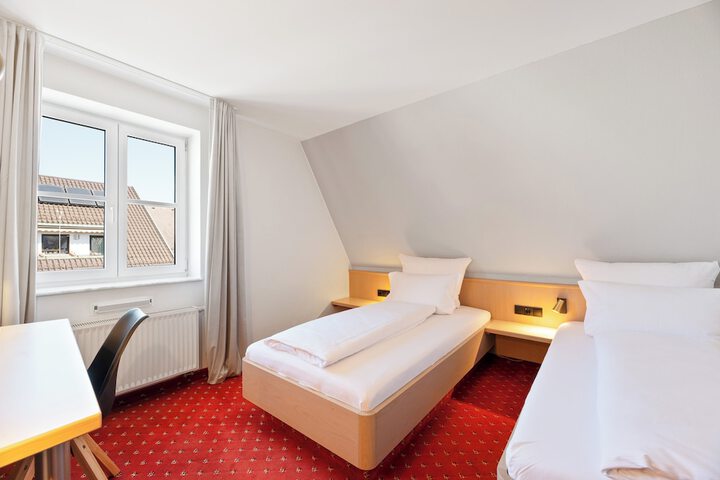 Room 43 of 88