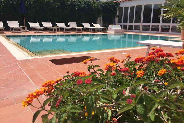 Pool Hotel