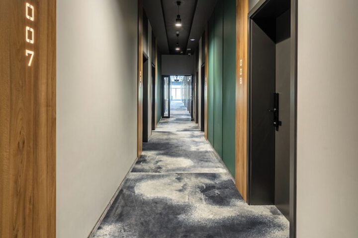 Ballroom/Hall 34 of 40