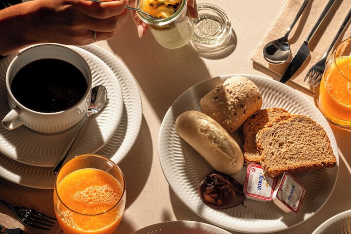 Breakfast/Coffee Service 36 of 51