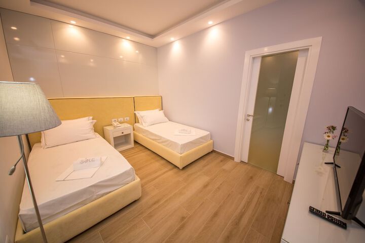 Room 15 of 89