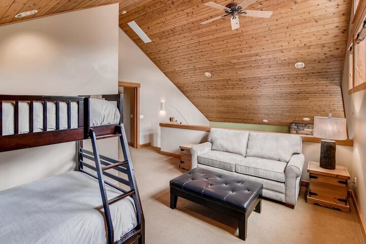 Room 2 of 31