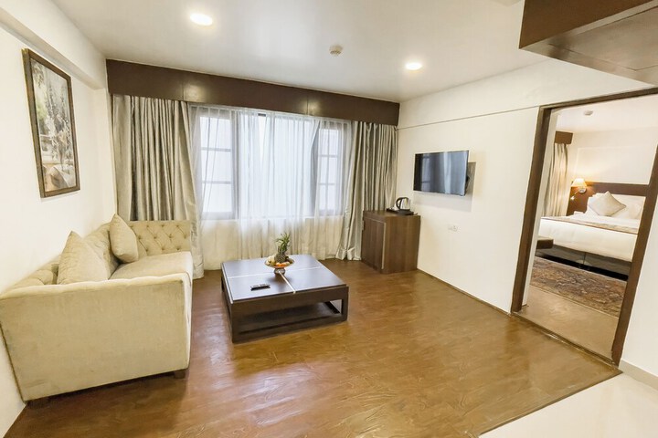 Room 19 of 48