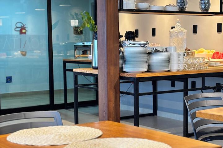 Breakfast/Coffee Service 25 of 30