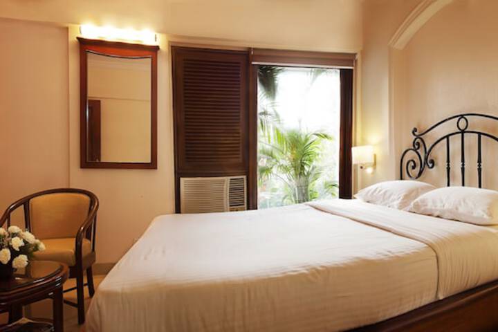 Room 5 of 43