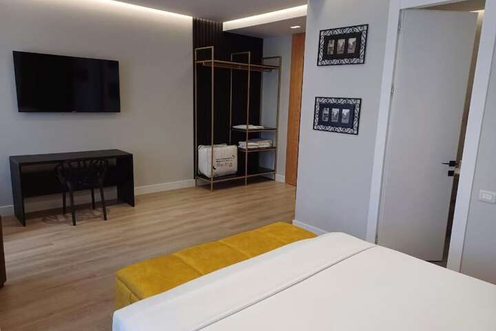 Room 7 of 132