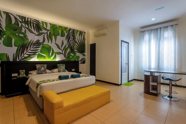 Room 11 of 21