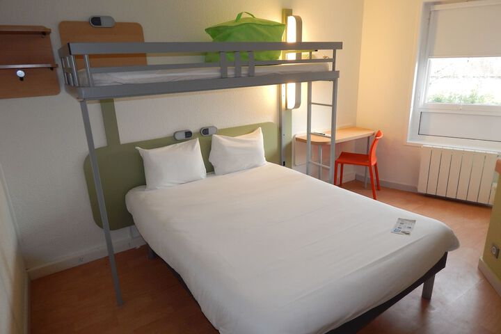 Room 6 of 31