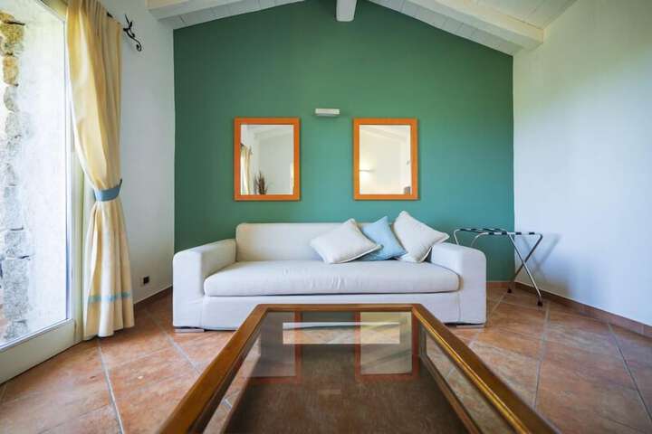 Room 15 of 43