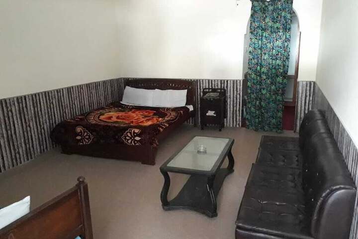 Room 9 of 15