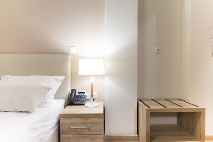 Room 6 of 111