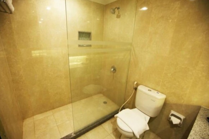 Room 21 of 46