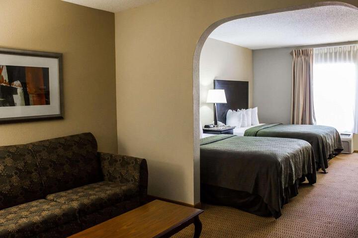 1 Queen Bed (6 of 15)