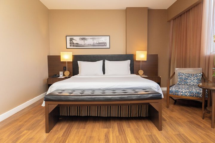 Room 27 of 172