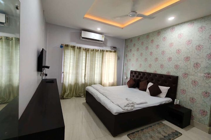 Room 3 of 13