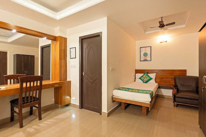 Room 13 of 48