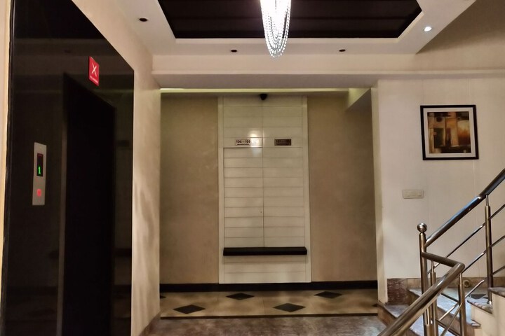 Ballroom/Hall 61 of 68