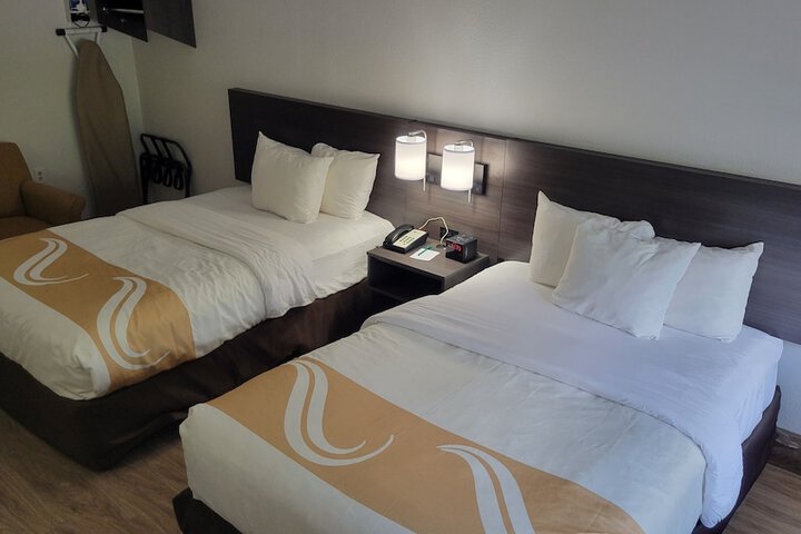 2 Double Beds (4 of 16)